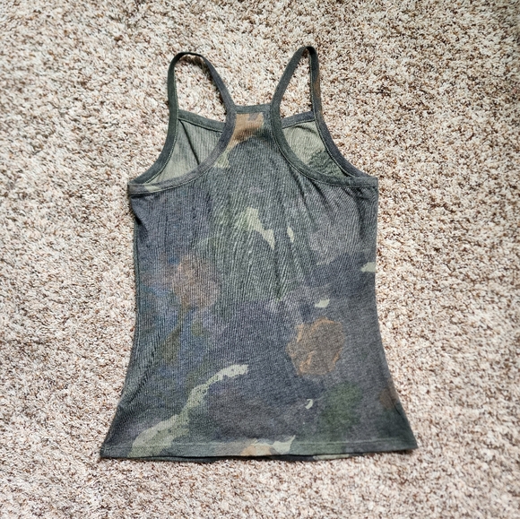Womens Camouflage Tank Top Size Medium *Camo Shirt - Picture 6 of 8